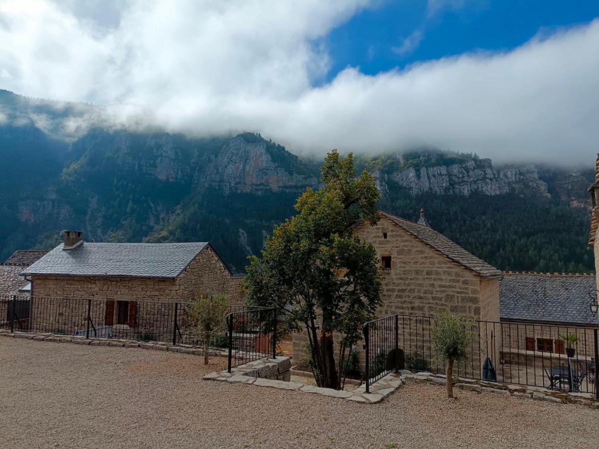 La Voutee 5 Epis Avec Bain Finlandais Prive Au Manoir Du Charme Gorges Du Tarn Bed & Breakfast Quezac  Luaran gambar