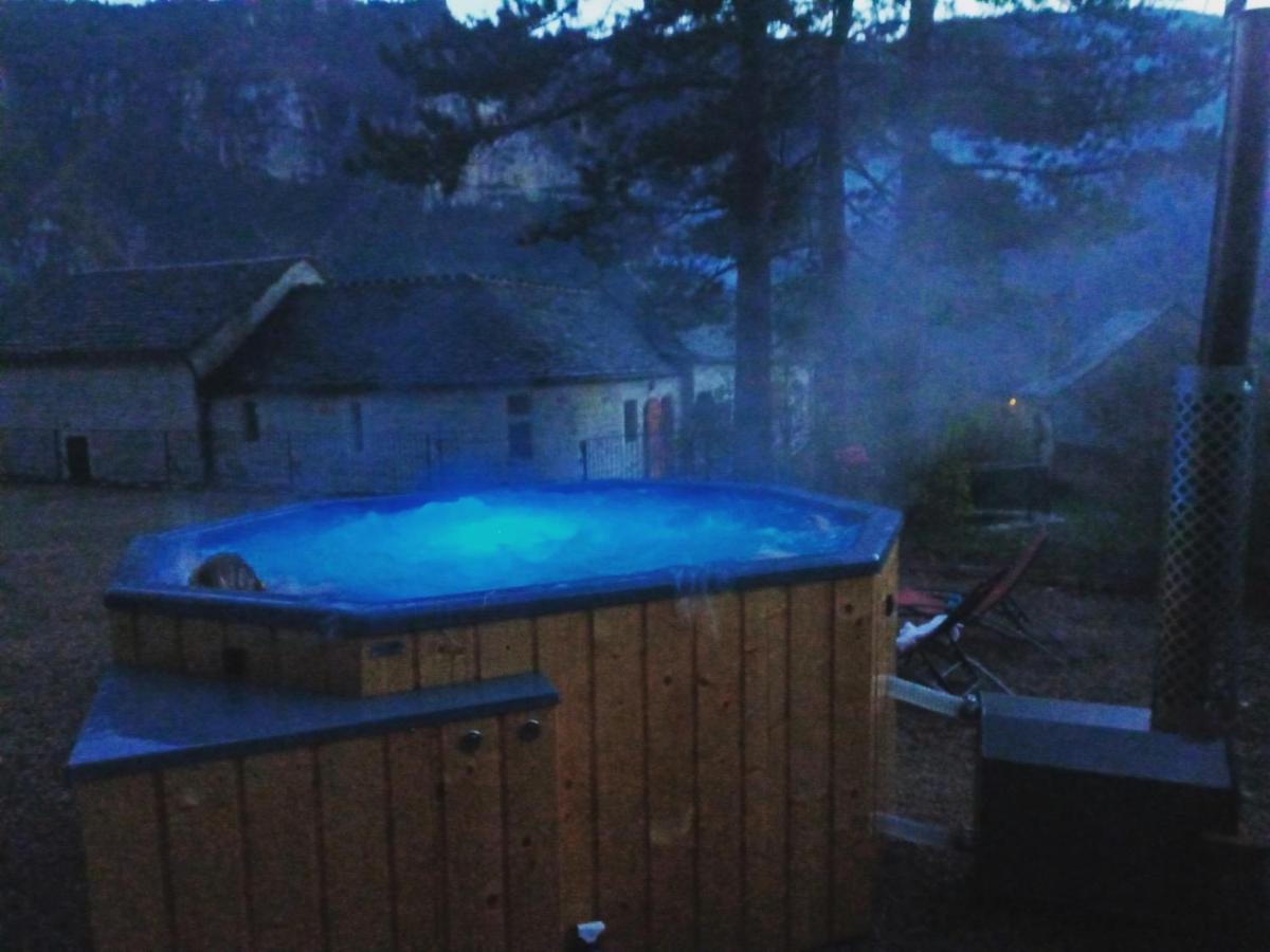 La Voutee 5 Epis Avec Bain Finlandais Prive Au Manoir Du Charme Gorges Du Tarn Bed & Breakfast Quezac  Luaran gambar